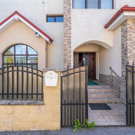 Farawayhomes Aparthotel Near Vienna Airport - Anytime Self Check-In Брукк-ан-дер-Лайта Экстерьер фото