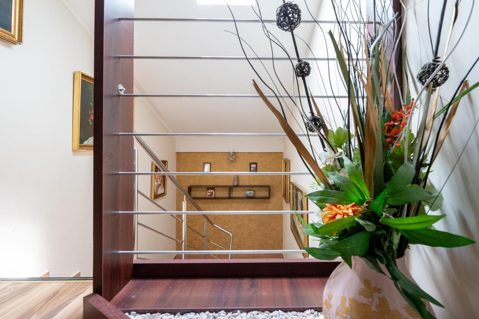 Farawayhomes Aparthotel Near Vienna Airport - Anytime Self Check-In Брукк-ан-дер-Лайта Экстерьер фото