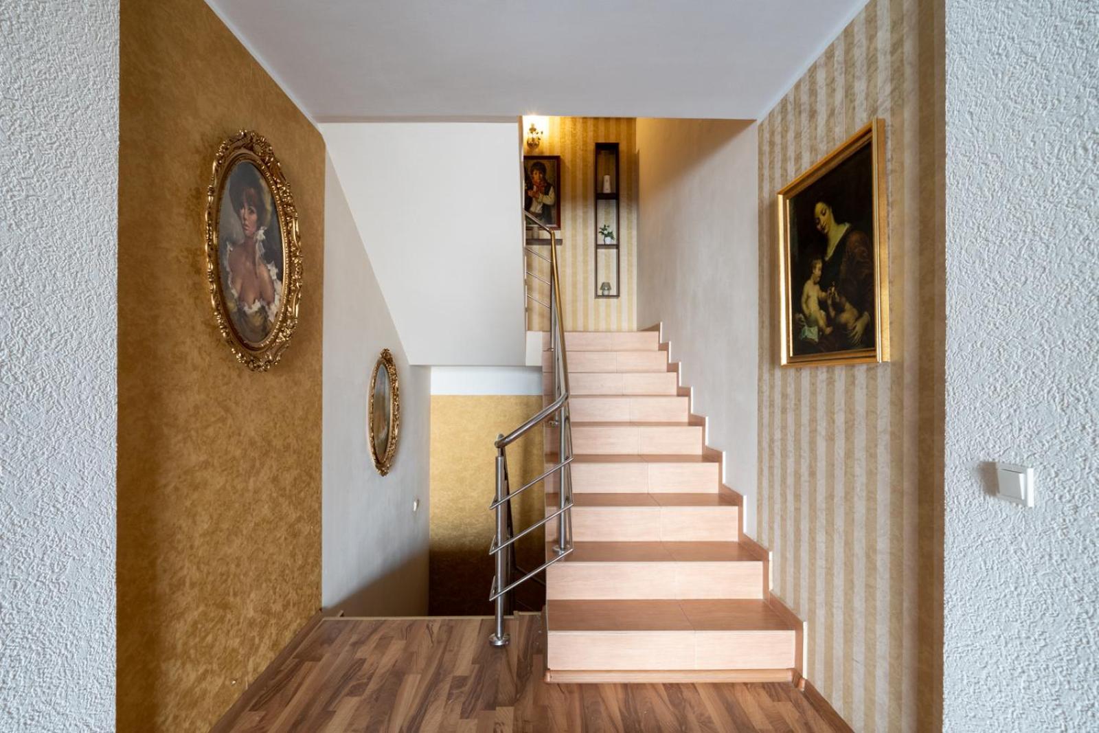 Farawayhomes Aparthotel Near Vienna Airport - Anytime Self Check-In Брукк-ан-дер-Лайта Экстерьер фото